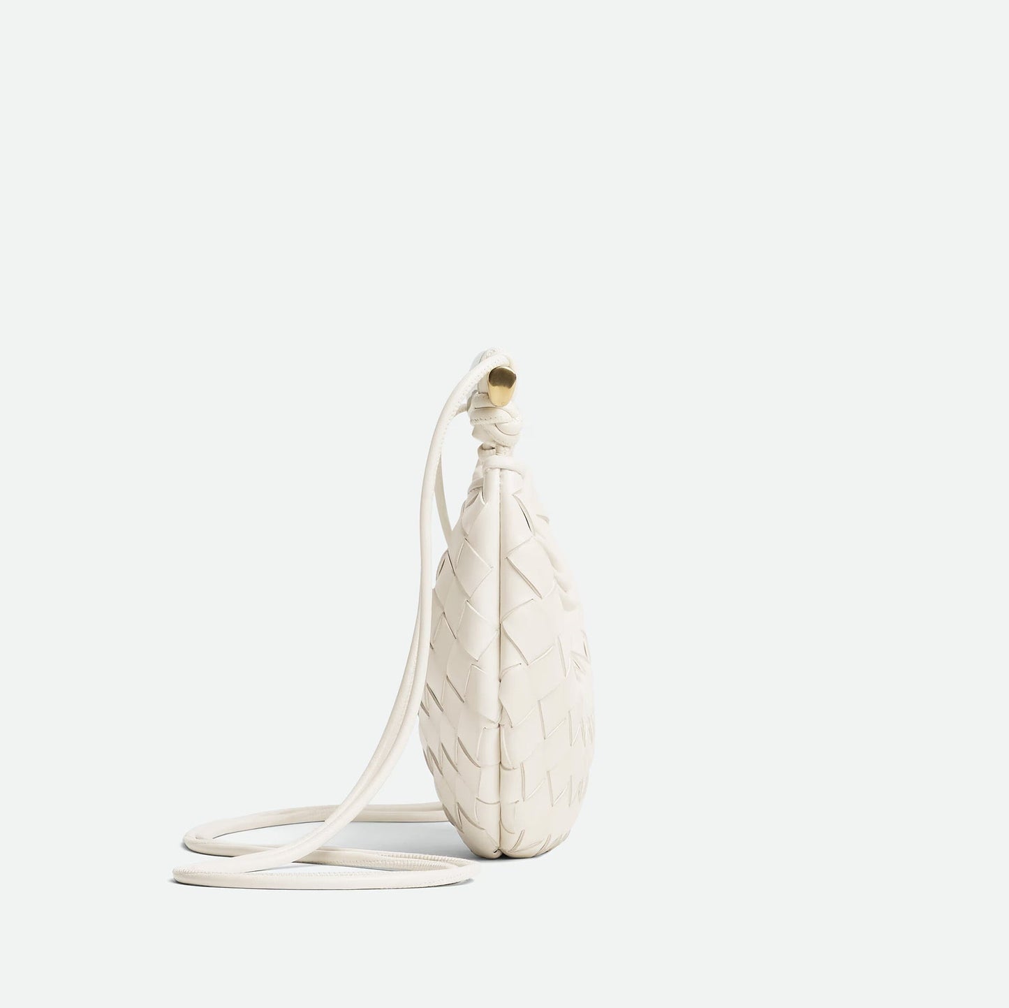 Bolso compacto trenzado con asa rígida
