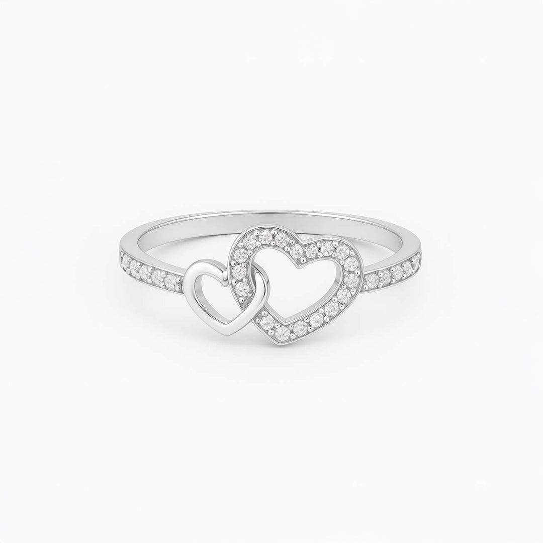 Anillo con doble corazón y circonitas