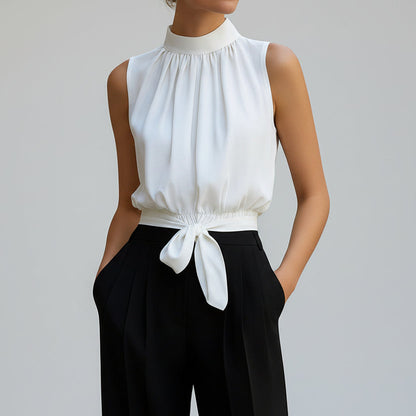 Blusa con cuello alto y lazada