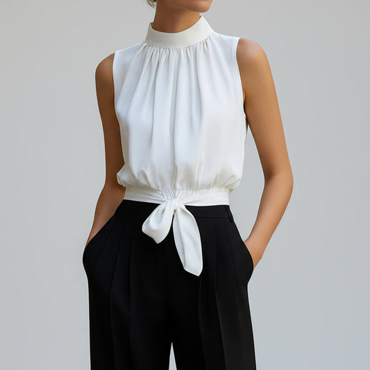 Blusa con cuello alto y lazada