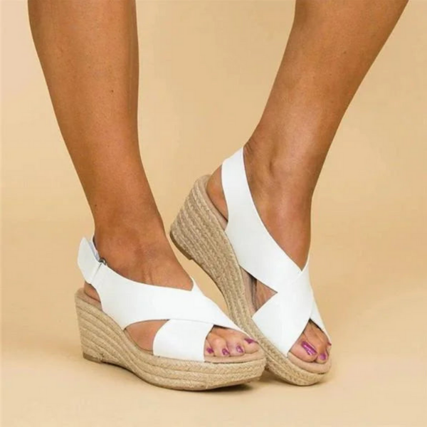 Sandalias de cuña con tiras cruzadas