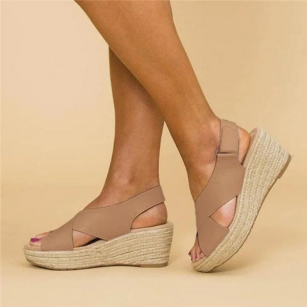 Sandalias de cuña con tiras cruzadas