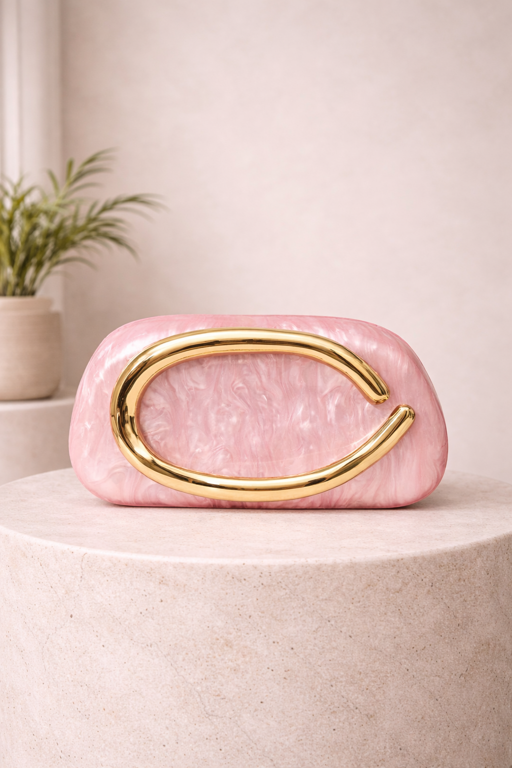 Bolso con acabado nacarado