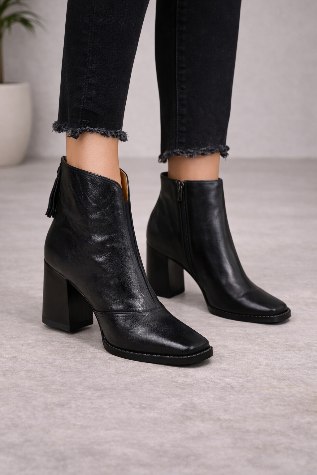 Botines de tacón medio en piel