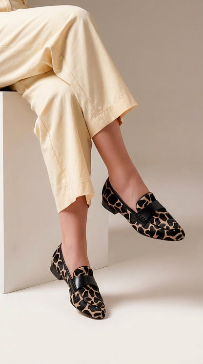 Leonor | Mocasines leopardo con detalle metálico