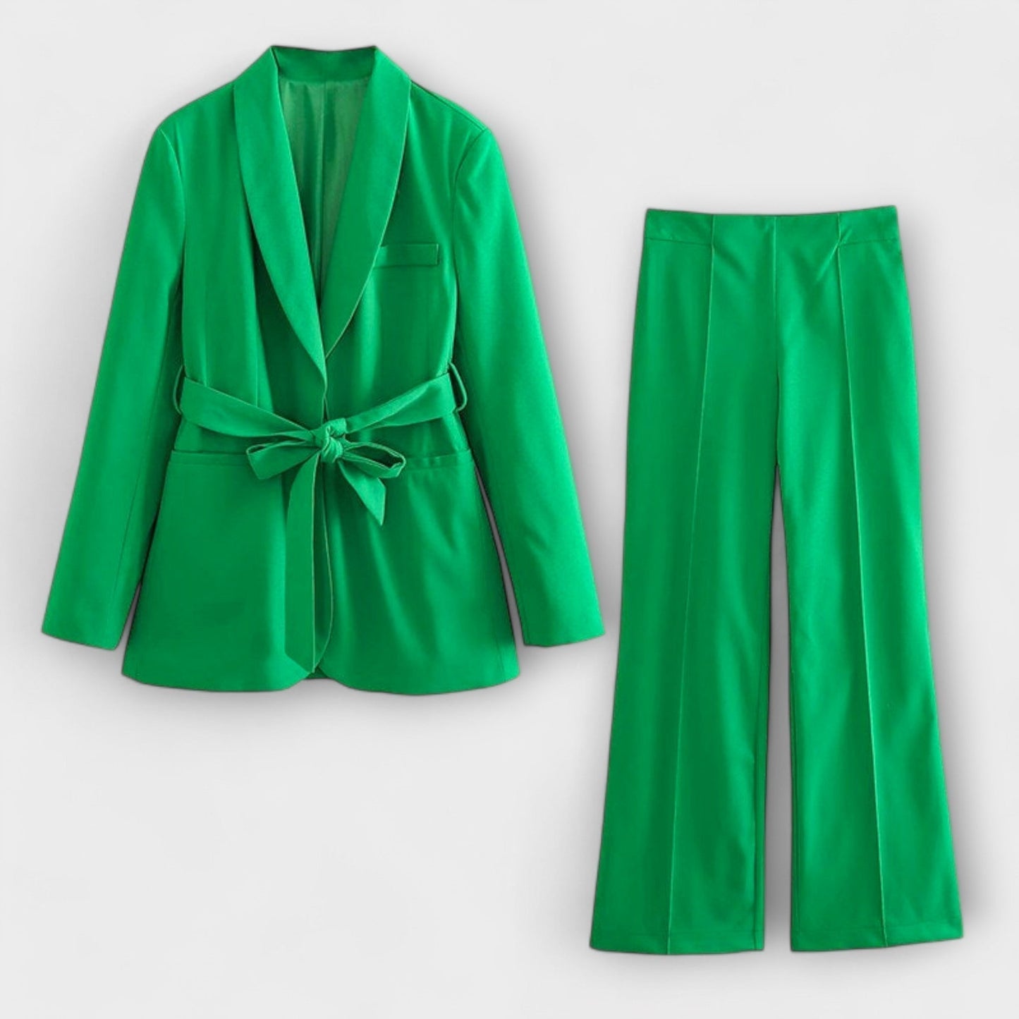 Conjunto sastre Lena con blazer y pantalón elegante