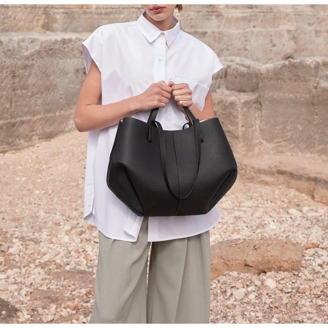 Bolso tote amplio de diseño minimalista