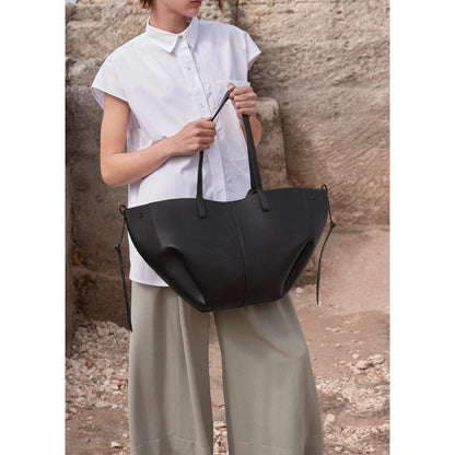 Bolso tote amplio de diseño minimalista