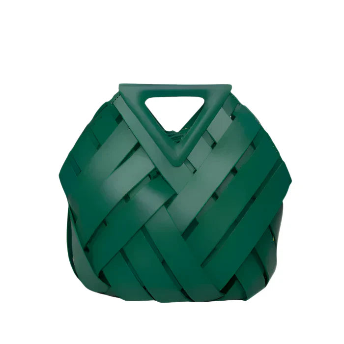 Bolso trenzado con diseño estructurado