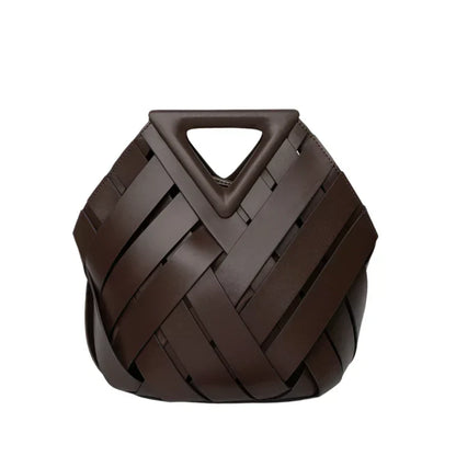 Bolso trenzado con diseño estructurado