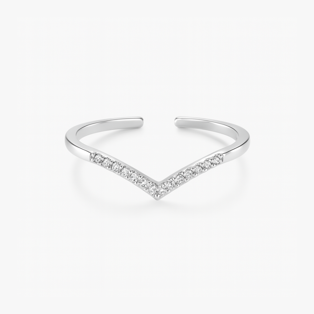 Anillo abierto en forma de V con circonitas