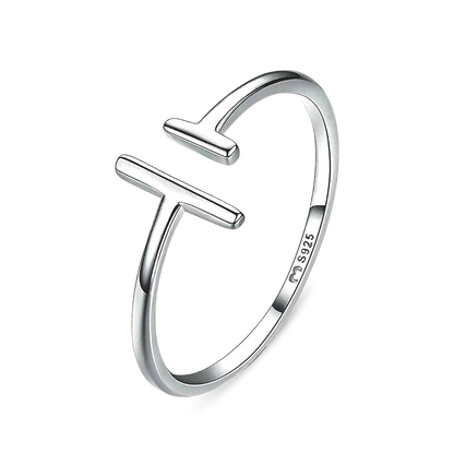 Anillo abierto con diseño en cruz