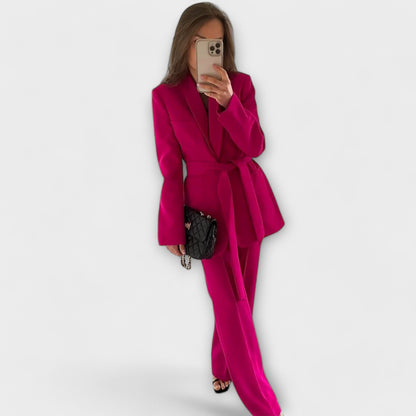Conjunto sastre Lena con blazer y pantalón elegante