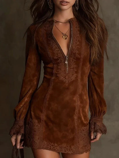 Vestido corto efecto ante con detalle de encaje