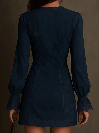 Vestido corto efecto ante con detalle de encaje