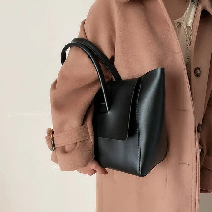 Bolso tote amplio con diseño minimalista