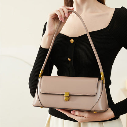 Bolso de hombro estructurado con solapa