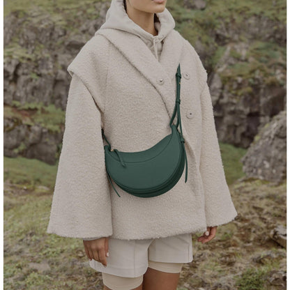 Bolso de hombro semicircular