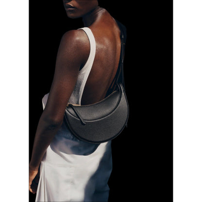 Bolso de hombro semicircular