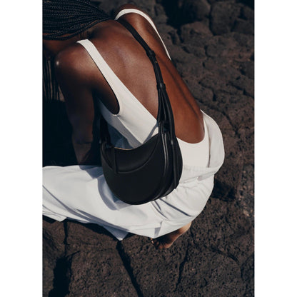 Bolso de hombro semicircular