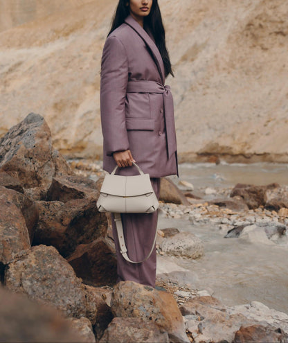 Bolso estructurado con solapa