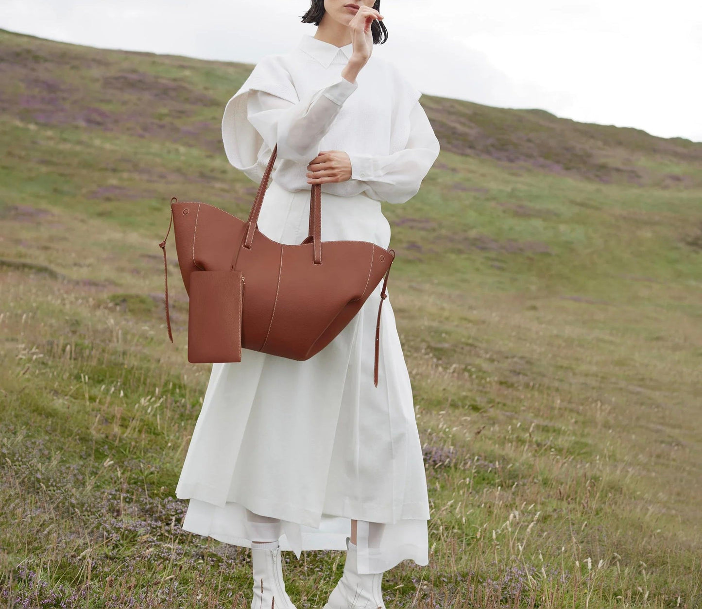 Bolso tote amplio de diseño minimalista