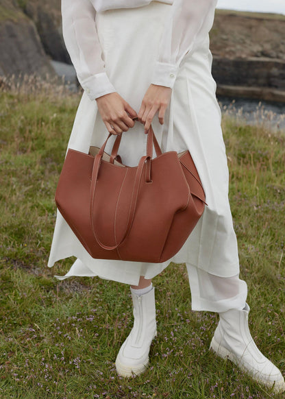 Bolso tote amplio de diseño minimalista