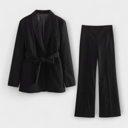 Conjunto sastre Lena con blazer y pantalón elegante