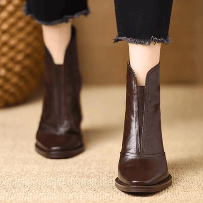 Botines de tacón medio en piel